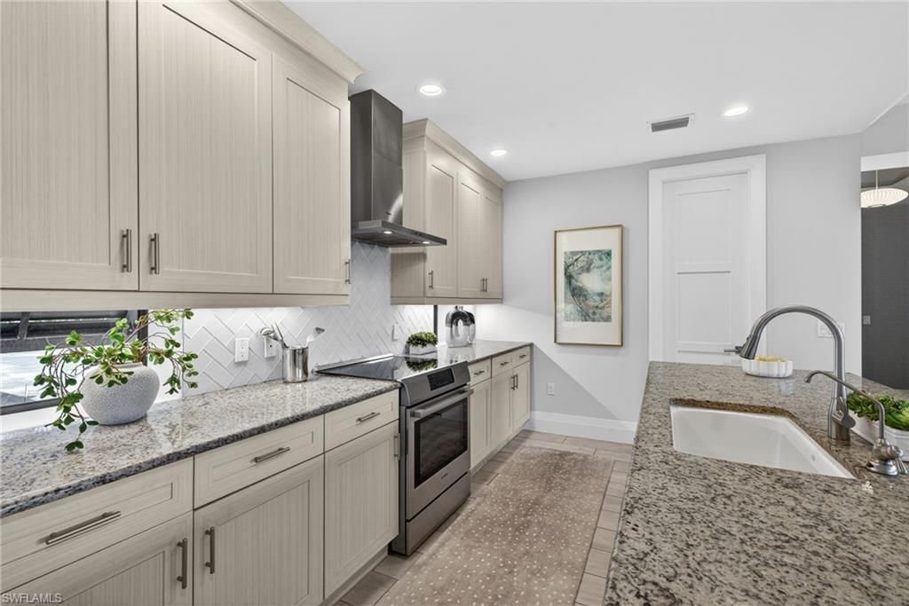 1030 3rd Ave S, Unit 210, Naples, FL 34102 Photo