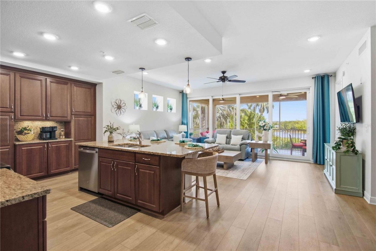 395 Aruba Circle, Unit 102, Bradenton, FL 34209 Photo