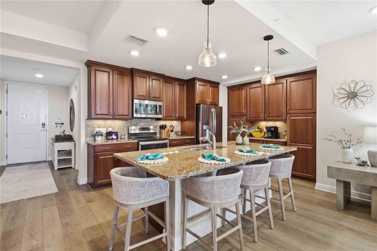 395 Aruba Circle, Unit 102, Bradenton, FL 34209 Photo
