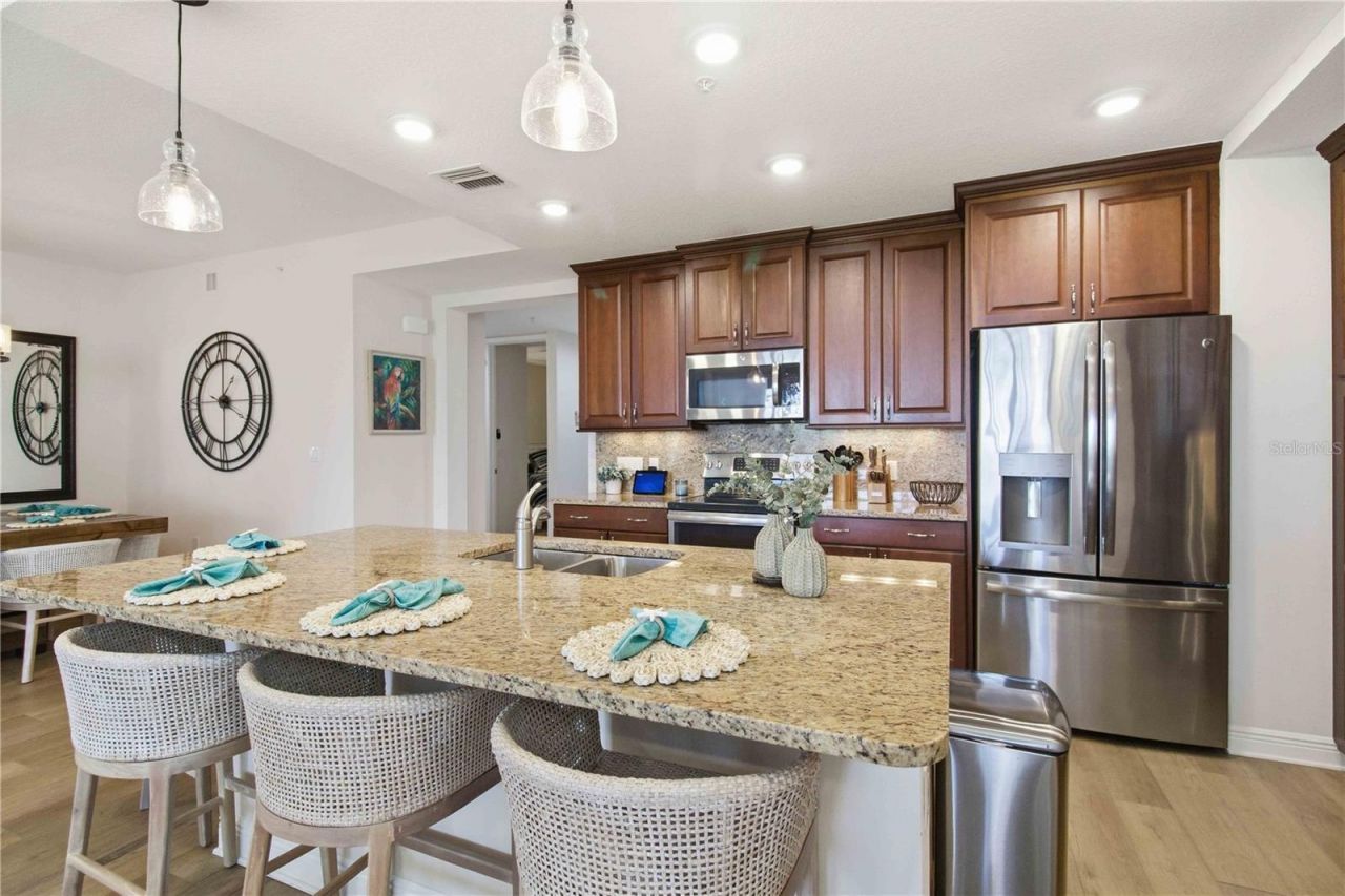 395 Aruba Circle, Unit 102, Bradenton, FL 34209 Photo