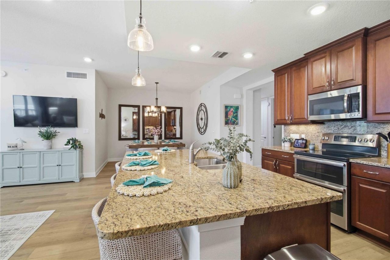 395 Aruba Circle, Unit 102, Bradenton, FL 34209 Photo