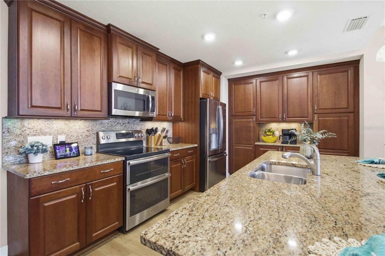 395 Aruba Circle, Unit 102, Bradenton, FL 34209 Photo