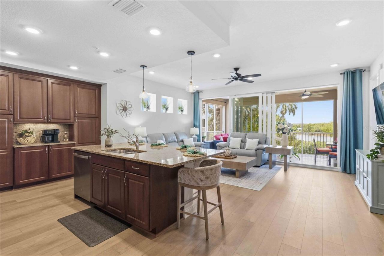 395 Aruba Circle, Unit 102, Bradenton, FL 34209 Photo