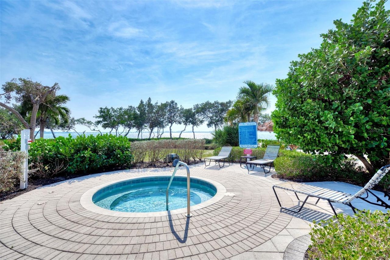 395 Aruba Circle, Unit 102, Bradenton, FL 34209 Photo