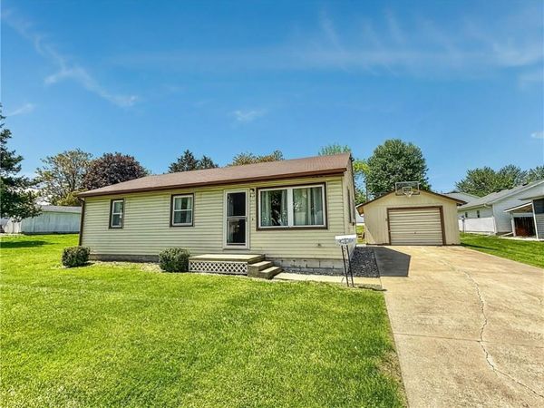 710 S VINE Street, Maryville, MO 64468