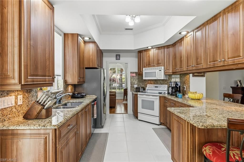 4605 Navassa Ln, Naples, FL 34119 Photo