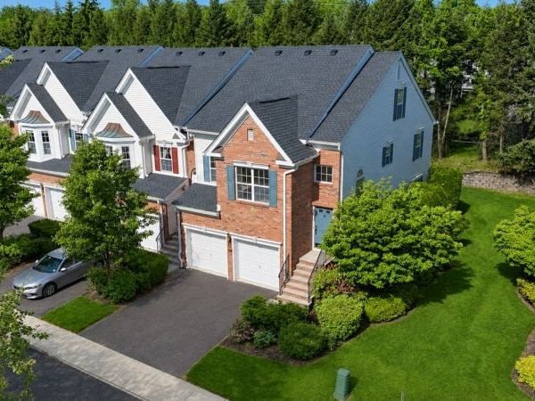 330 Winthrop Dr, Nutley, NJ 07110