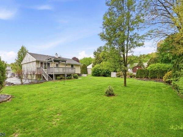 15 Fairview Ave, Newton, NJ 07860