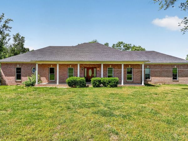 1327 Old Highway 109 N, Gallatin, TN 37066