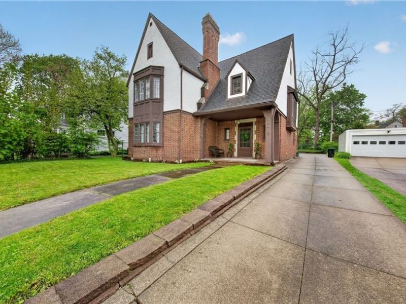 16410 Fernway Road, Shaker Heights, OH 44120 Photo 2