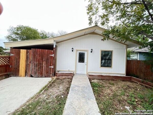 231 E Lubbock, San Antonio, TX 78204