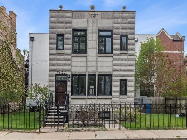 1207 E 44th Place , Chicago, IL 60653