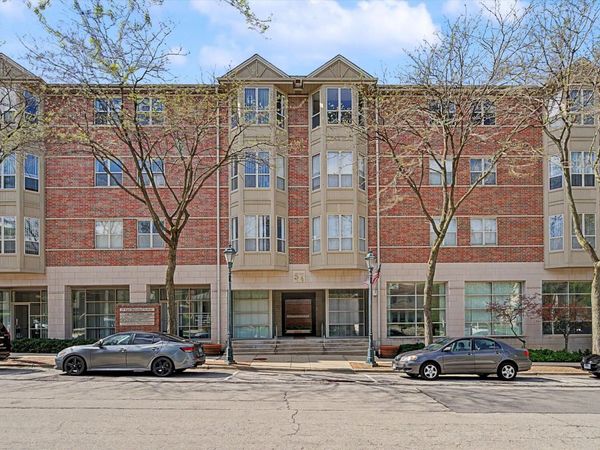 57 E Hattendorf Avenue , Unit 407, Roselle, IL 60172