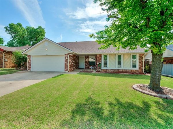 9812 S Hillcrest Drive, Oklahoma City, OK 73159
