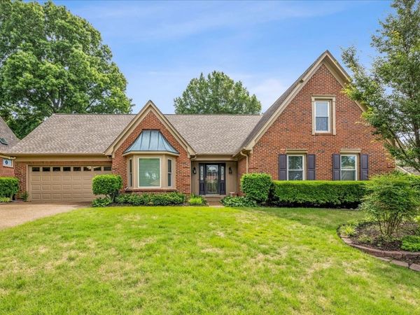 888 WAIF WOODS LN, Cordova, TN 38018