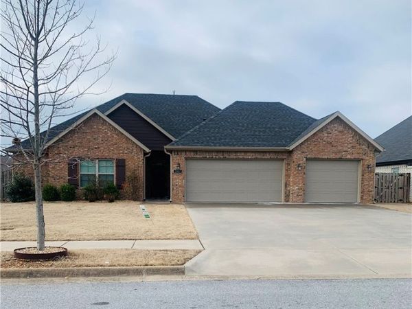 2407 SW Worthington Avenue, Bentonville, AR 72713