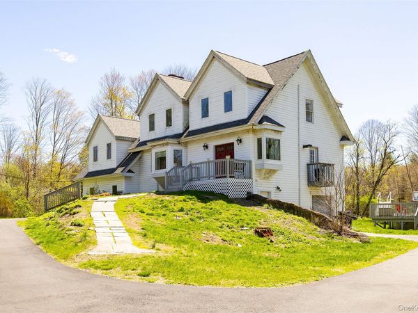 126 E Fallkill Road , Hyde Park, NY 12538