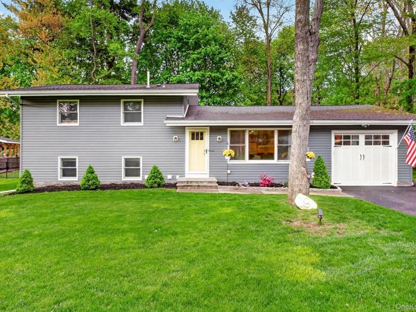 19 Scenic Drive, Poughkeepsie, NY 12603