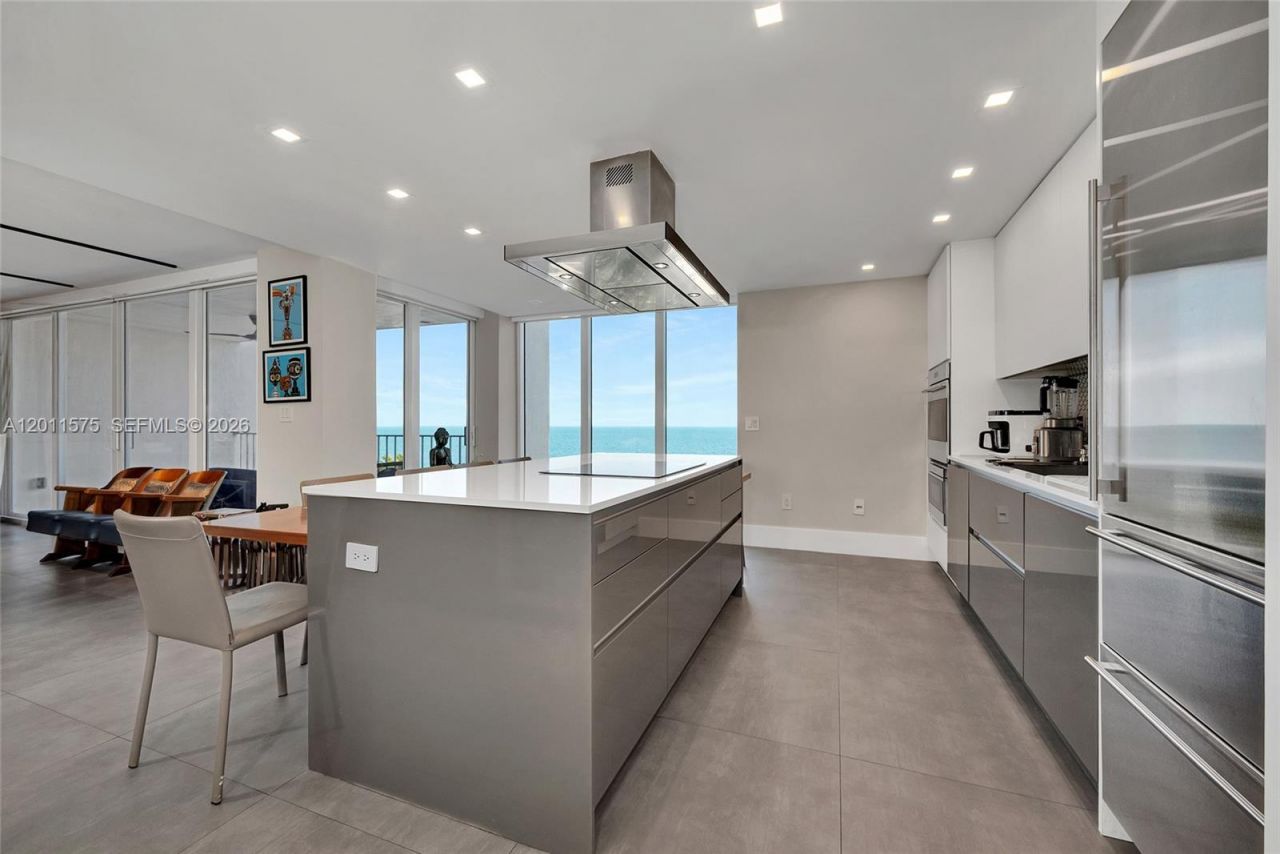 881 Ocean Dr , Unit 7D, Key Biscayne, FL 33149 Photo