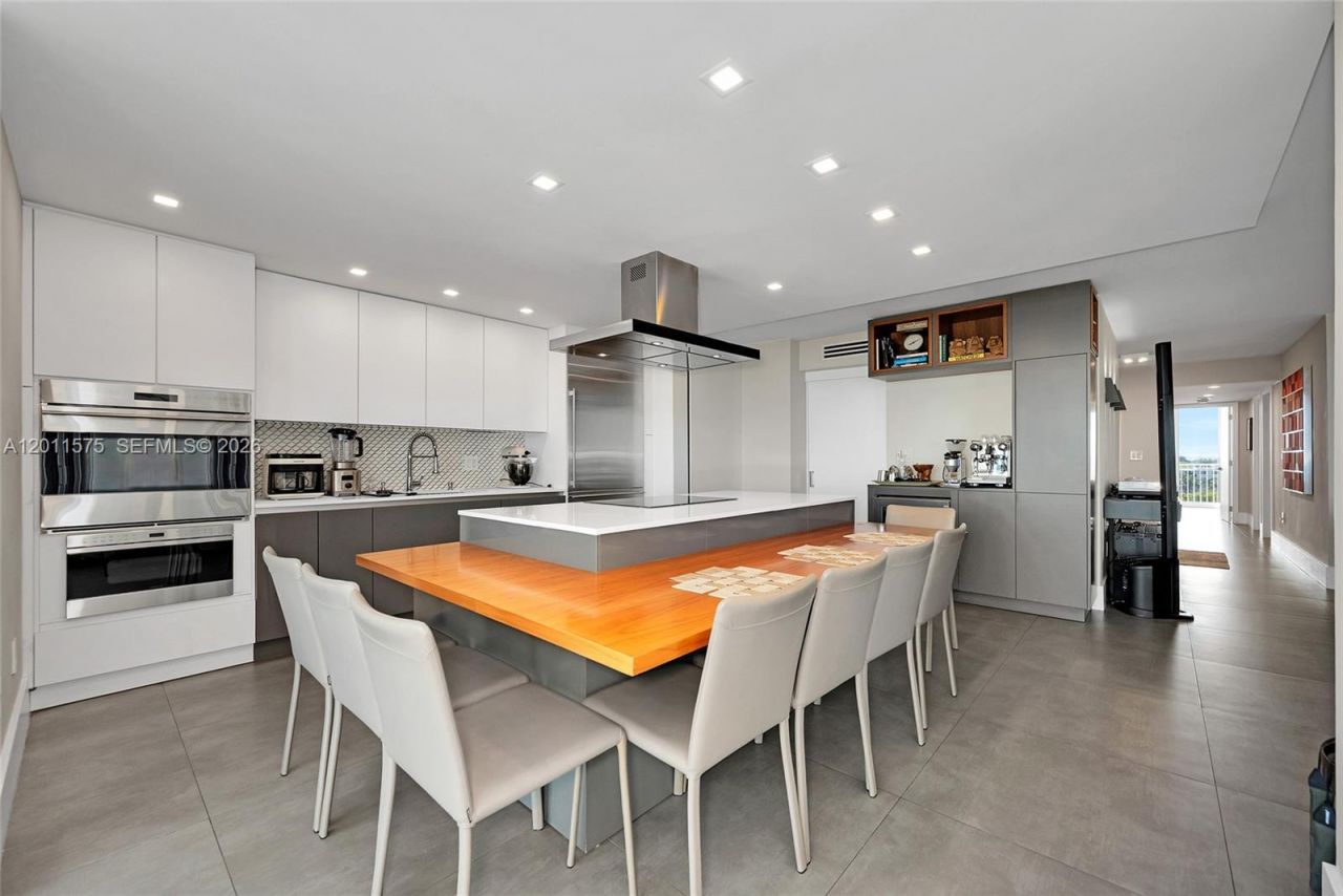 881 Ocean Dr , Unit 7D, Key Biscayne, FL 33149 Photo