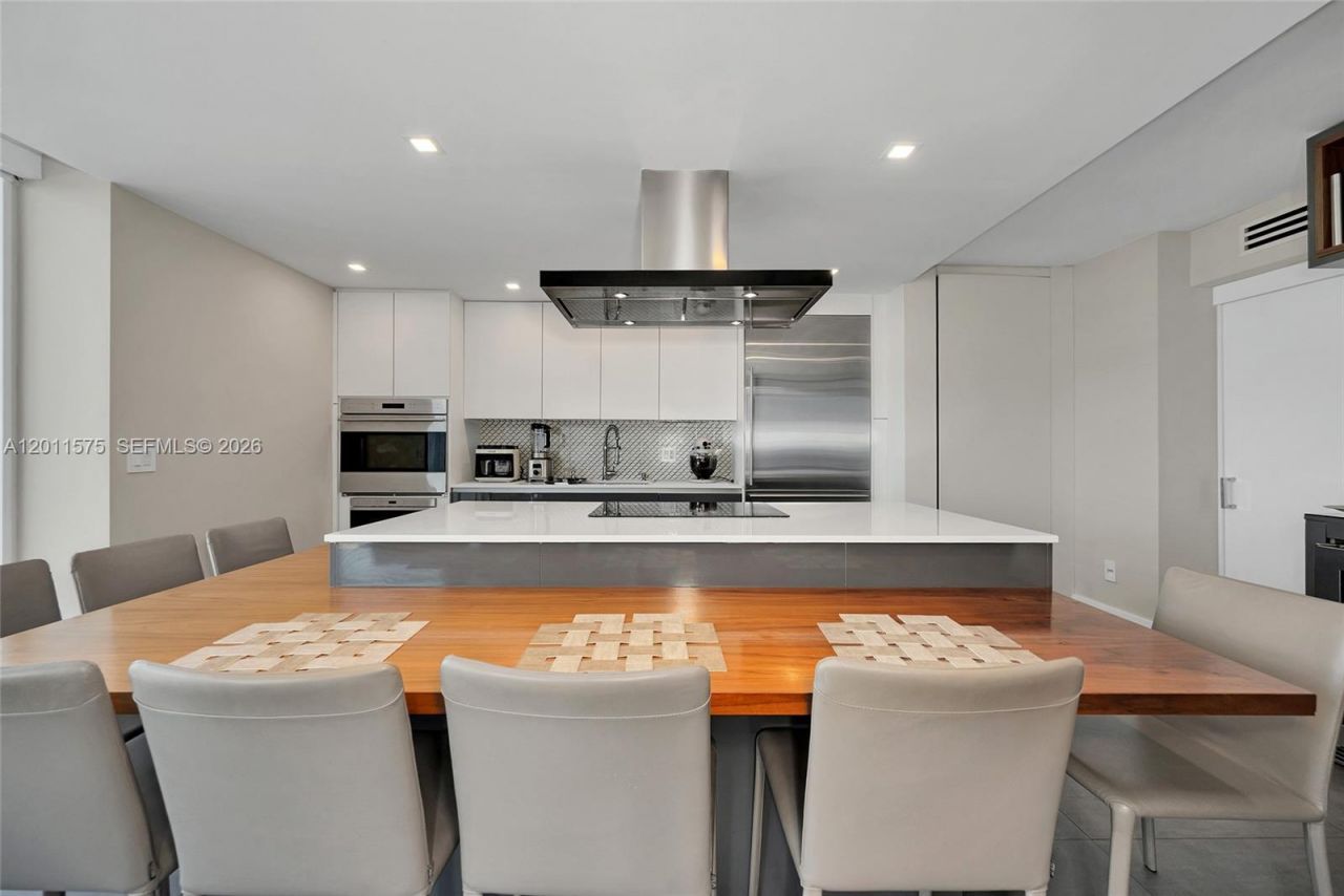881 Ocean Dr , Unit 7D, Key Biscayne, FL 33149 Photo