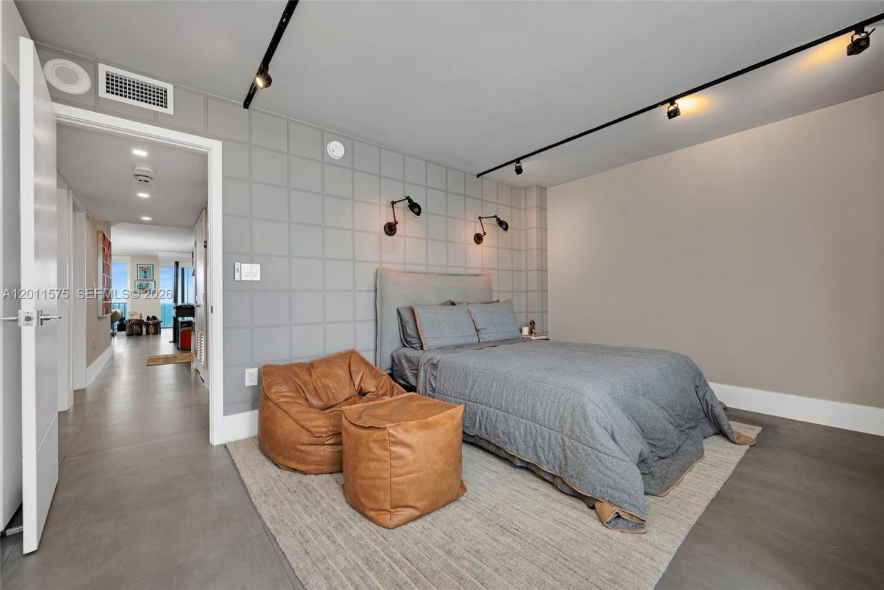 881 Ocean Dr , Unit 7D, Key Biscayne, FL 33149 Photo