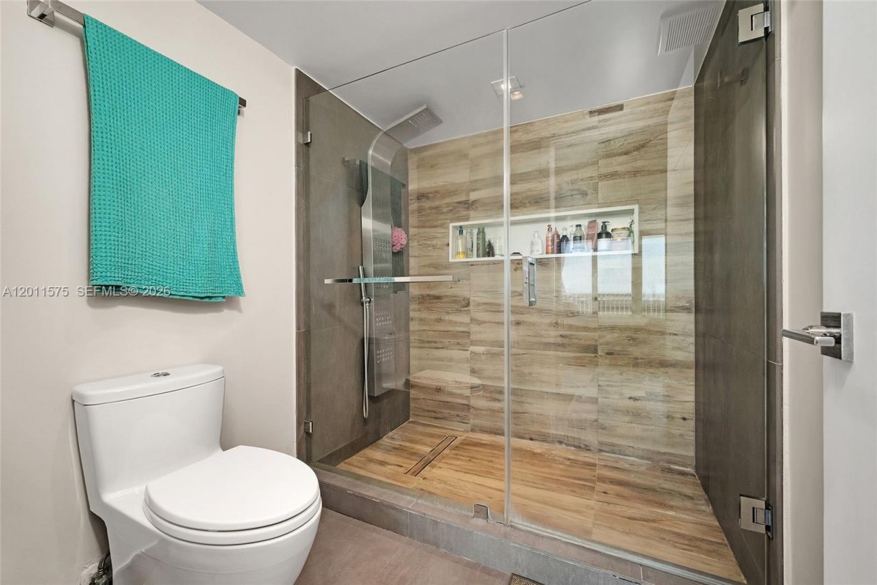 881 Ocean Dr , Unit 7D, Key Biscayne, FL 33149 Photo