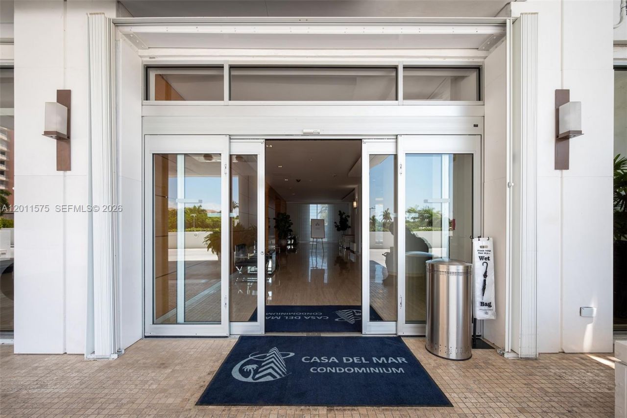 881 Ocean Dr , Unit 7D, Key Biscayne, FL 33149 Photo
