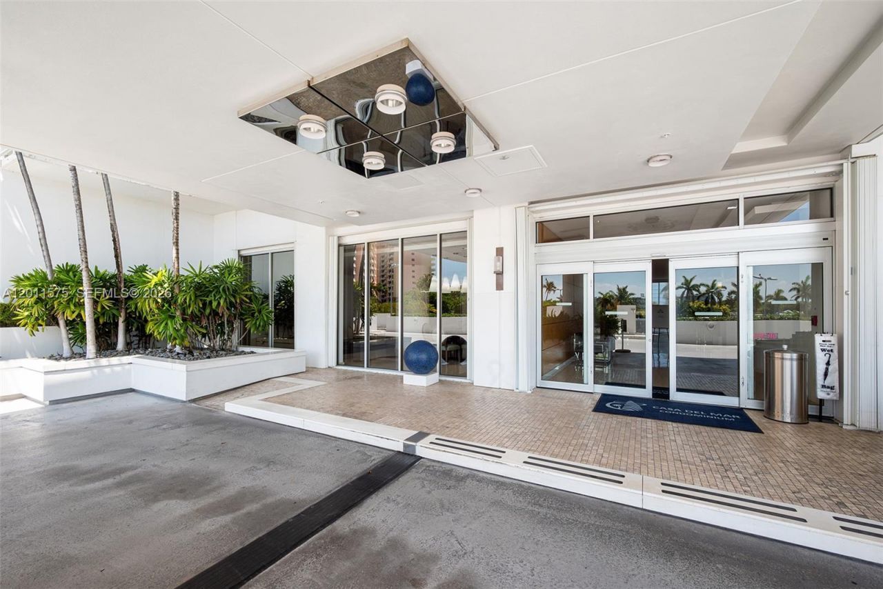 881 Ocean Dr , Unit 7D, Key Biscayne, FL 33149 Photo