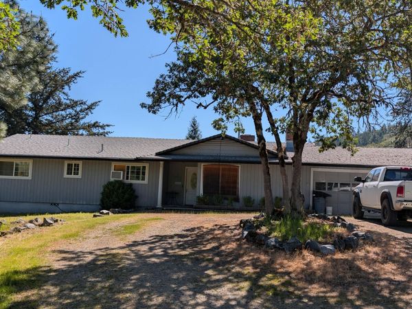 4953 Glen Echo Way, Central Point, OR 97502