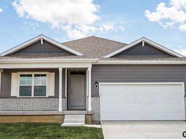 7118 S 204th Avenue , Gretna, NE 68028