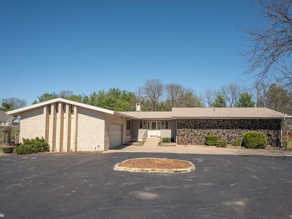905 LeClaire Street, Warsaw, IL 62379