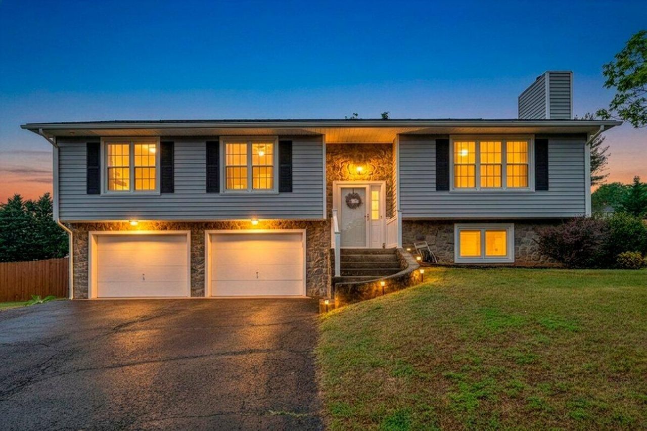 5158 Orchard Hill Dr, Roanoke, VA 24019 Main Photo