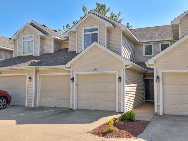 6800 Ashworth Road, Unit 303, West Des Moines, IA 50266