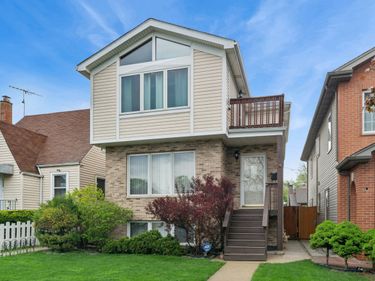 3217 N Paris Avenue, Chicago, IL 60634