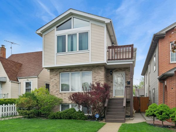 3217 N Paris Avenue , Chicago, IL 60634