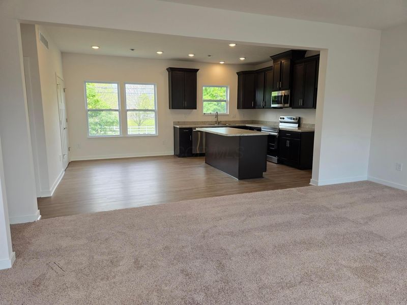 5594 Village Channel Drive, Canal Winchester, OH 43110 Photo 8
