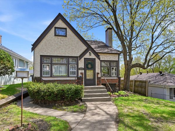 3257 Hayes Street NE, Minneapolis, MN 55418