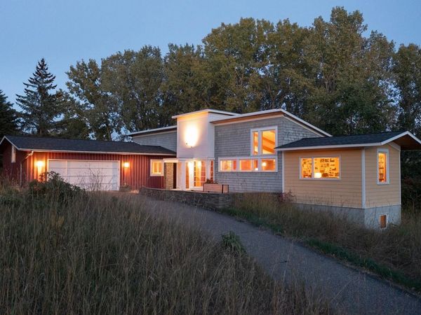 6 Robb Farm Road, North Oaks, MN 55127