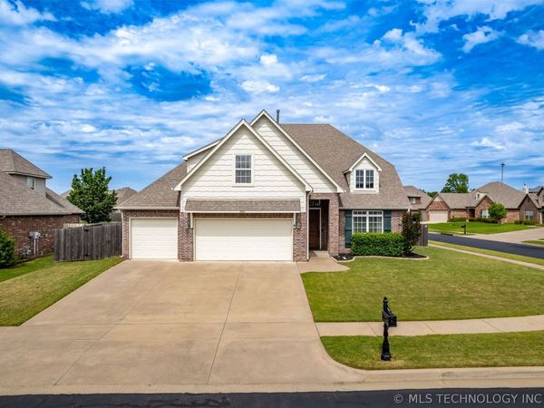 9407 N 96th East Avenue, Owasso, OK 74055