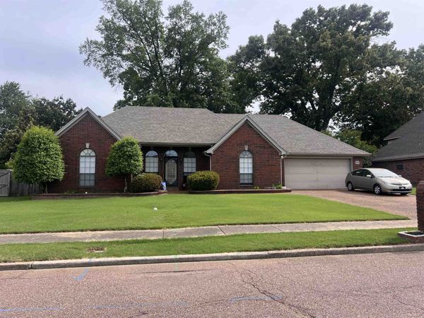 3753 RUSSELL HURST DR E, Bartlett, TN 38135