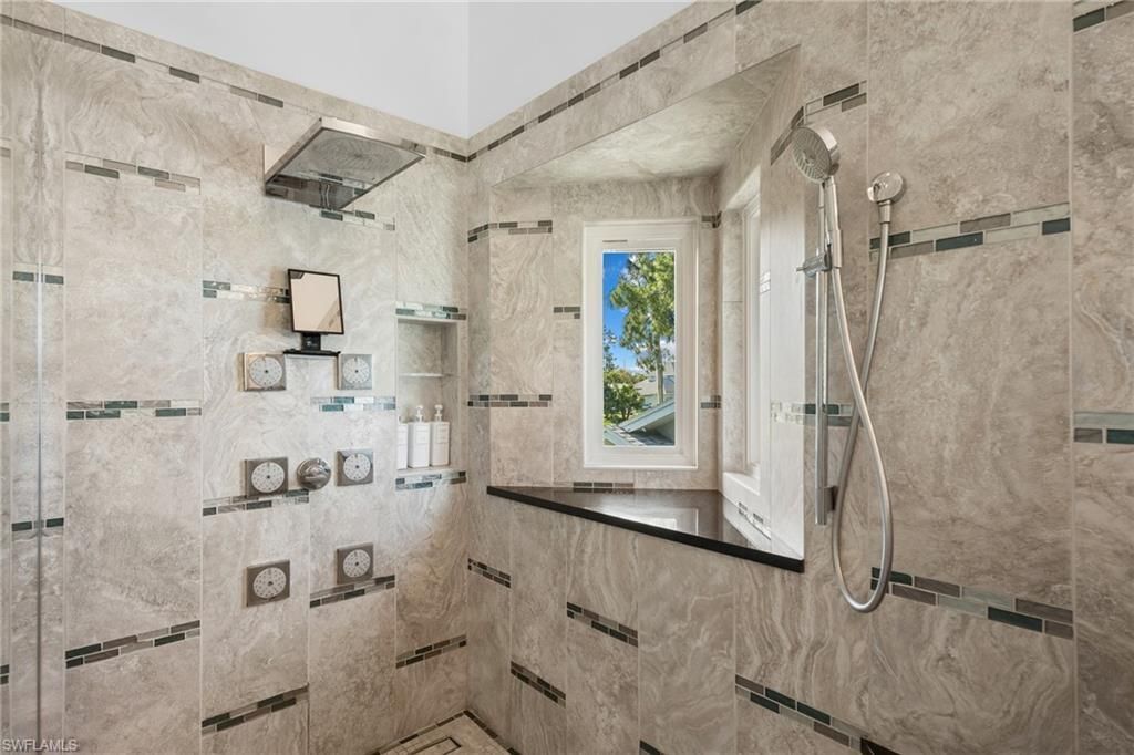5700 Waxmyrtle Way, Naples, FL 34109 Photo