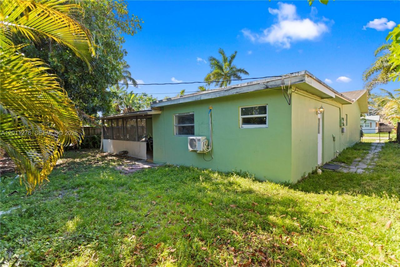 6880 Scott St, Hollywood, FL 33024 Photo