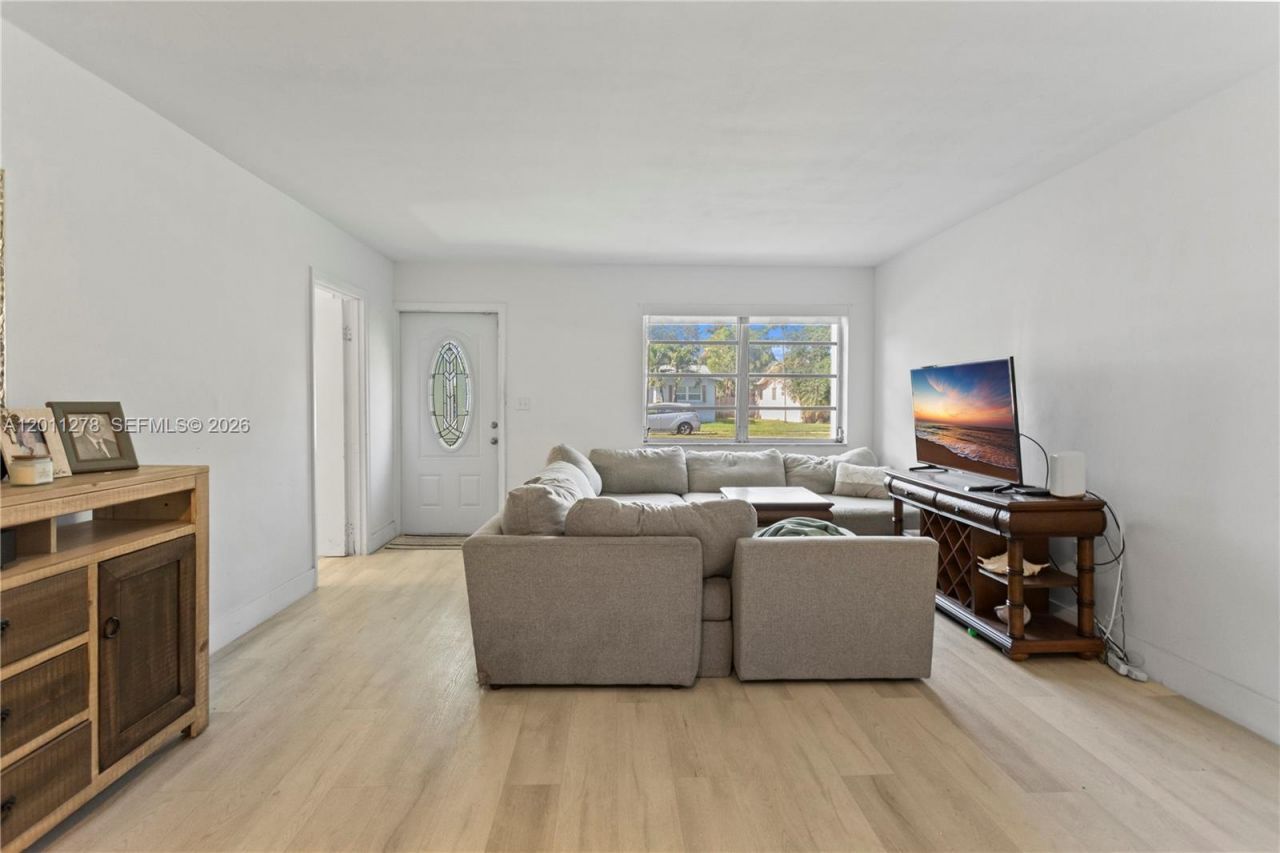 6880 Scott St, Hollywood, FL 33024 Photo