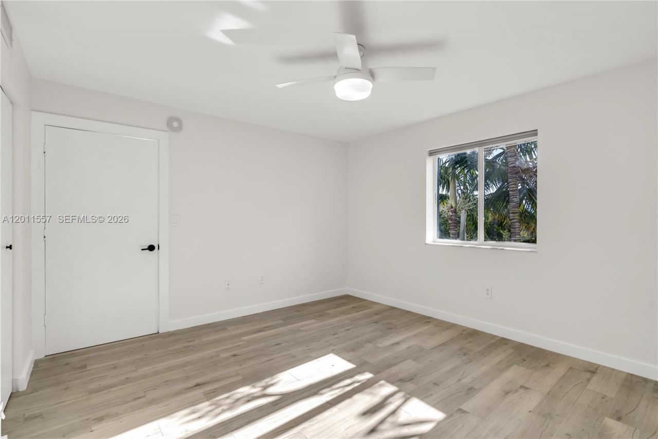 1401 Bay Rd , Unit 407, Miami Beach, FL 33139 Photo
