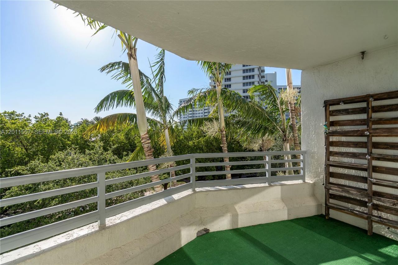 1401 Bay Rd , Unit 407, Miami Beach, FL 33139 Photo