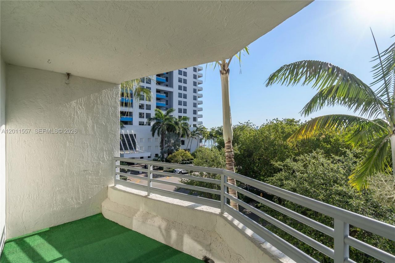 1401 Bay Rd , Unit 407, Miami Beach, FL 33139 Photo