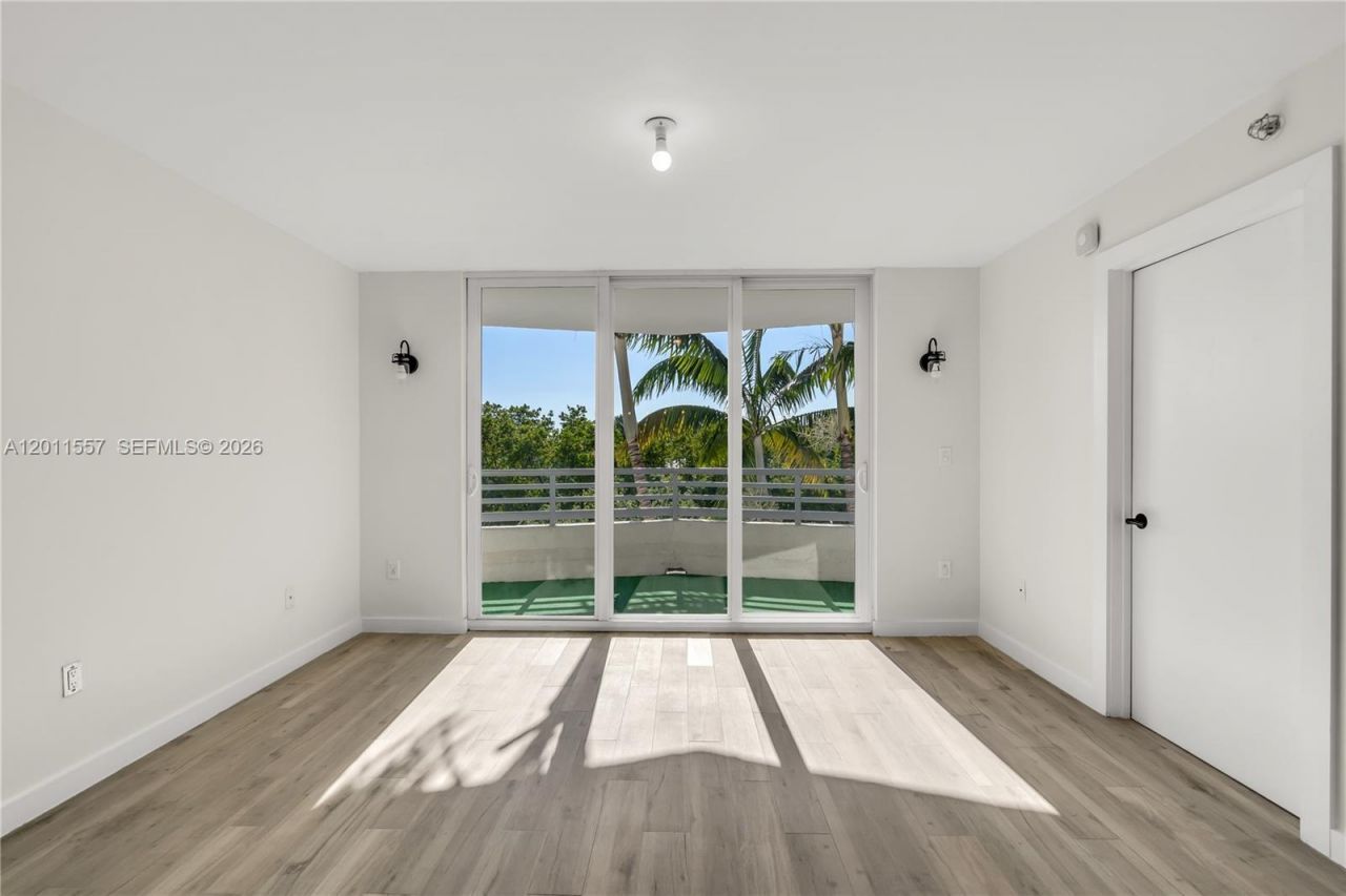 1401 Bay Rd , Unit 407, Miami Beach, FL 33139 Photo