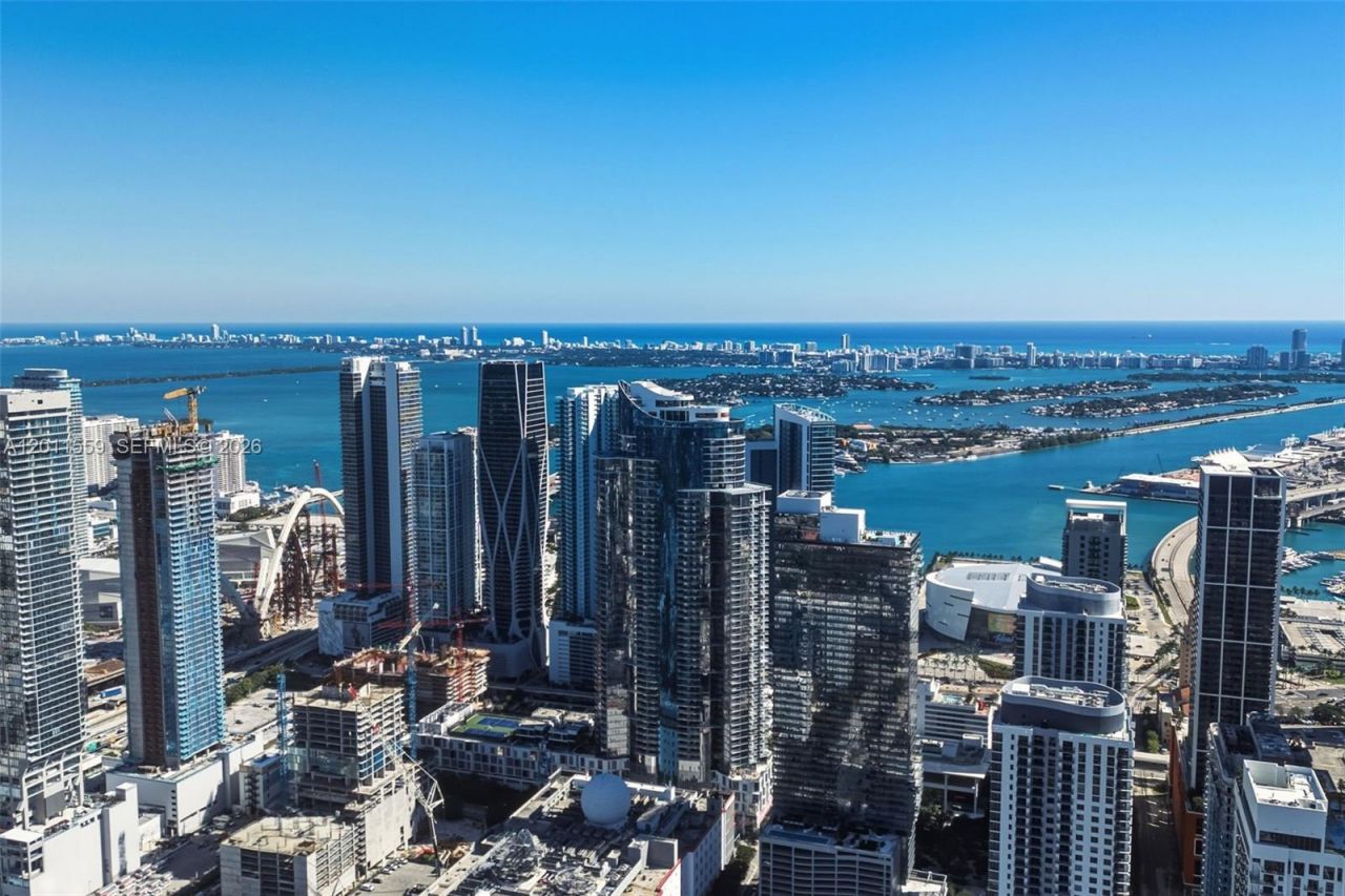 851 NE 1st Ave, Unit 4303, Miami, FL 33132 Photo