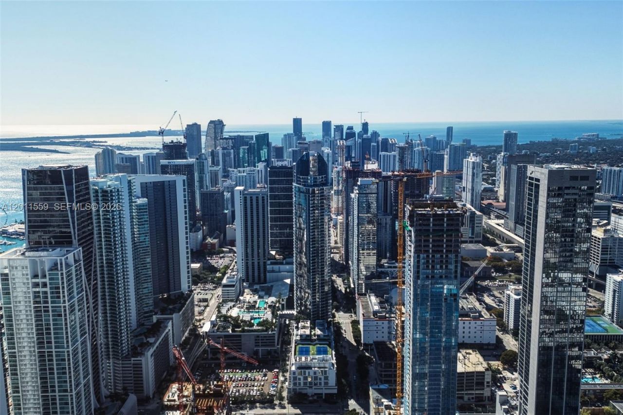 851 NE 1st Ave, Unit 4303, Miami, FL 33132 Photo